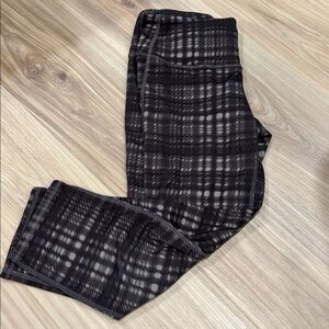 Brown plaid Athleta crop leggings